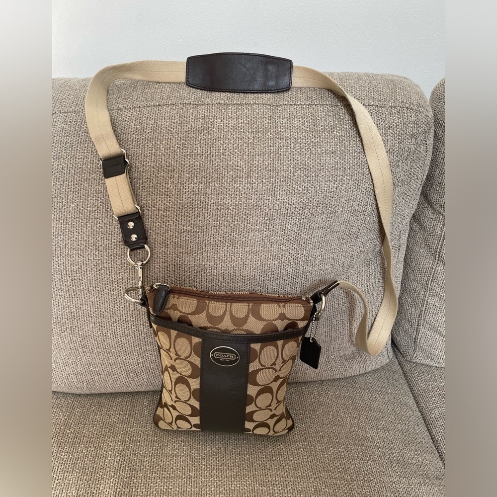Coach mini messenger crossbody